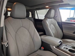 Toyota Highlander foto 9