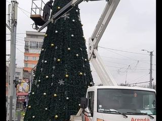 Arendă autoturn pentru instalarea decorațiunilor pe fatade, cladiri, impodobirea brazilor! foto 3