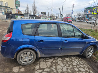 Renault Grand Scenic foto 2