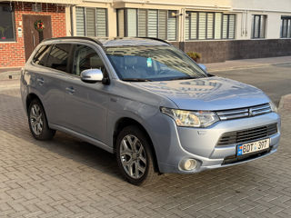 Mitsubishi Outlander foto 4