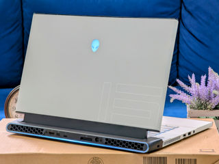 Ноутбук Dell Alienware M15 R2 4K Oled (Core i9 9980HK/16Gb DDR4/2TB SSD/6Gb Nvidia RTX 2080/15.6") фото 9