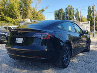 Tesla Model 3 foto 3