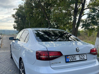 Volkswagen Jetta foto 4