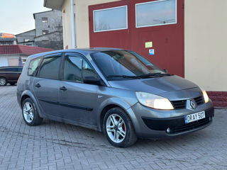 Renault Grand Scenic foto 2