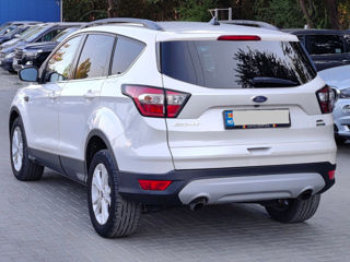 Ford Escape foto 5