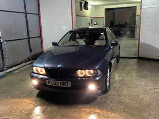 BMW 5 Series foto 7