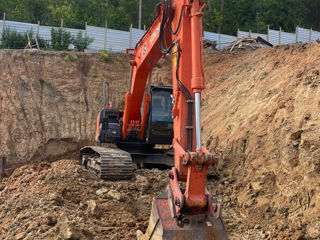 Oferim servicii: excavator, camaz, bobcat, samasfal, transport, demolare, defrisari.