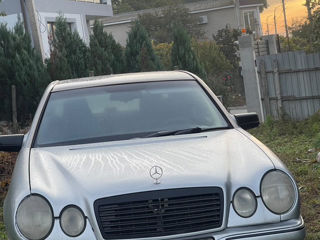 Mercedes E-Class foto 3