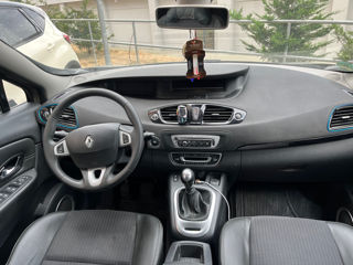 Renault Grand Scenic foto 2