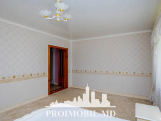 Apartament cu 2 camere, 68 m², Buiucani, Chișinău foto 3