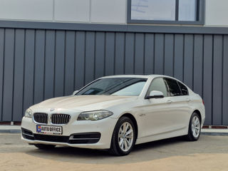 BMW 5 Series foto 1