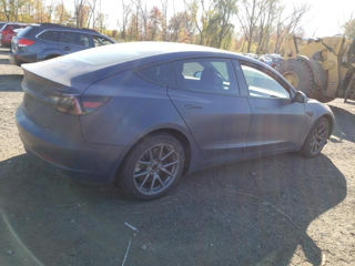 Tesla Model 3 foto 4