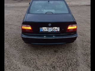 BMW 5 Series foto 4