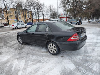 Mercedes C-Class foto 7