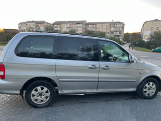 KIA Carnival foto 4