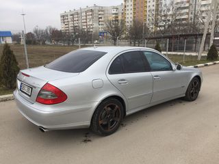 Mercedes E Class foto 8