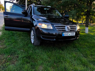 Volkswagen Touareg foto 1