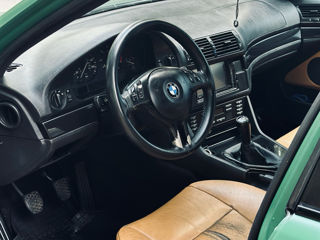 BMW 5 Series foto 4