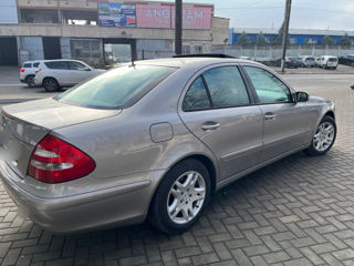 Mercedes E-Class foto 9