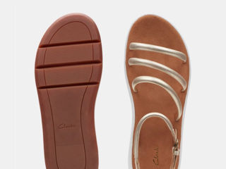 Sandalete Clarks 700 lei