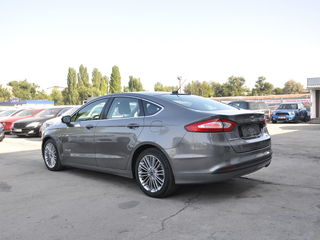 Ford Fusion foto 6