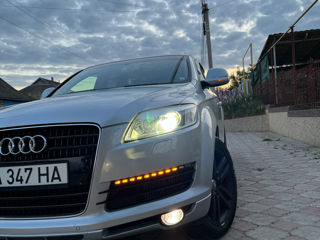 Audi Q7 foto 1