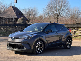 Toyota C-HR foto 2