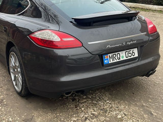 Porsche Panamera фото 1