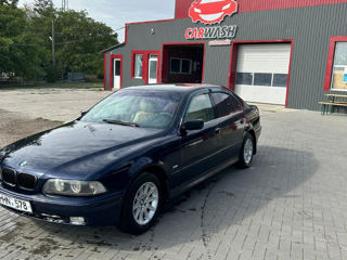 BMW 5 Series foto 2