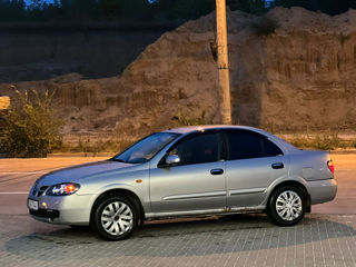 Nissan Almera foto 5