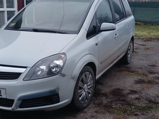 Opel Zafira foto 2