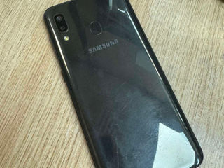 Samsung Galaxy A20 /32 Gb- 690 lei