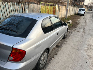 Hyundai Accent foto 4