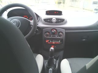 Renault Clio foto 8