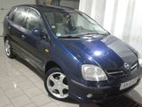 Nissan Almera Tino foto 1