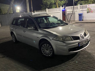 Renault Megane foto 1