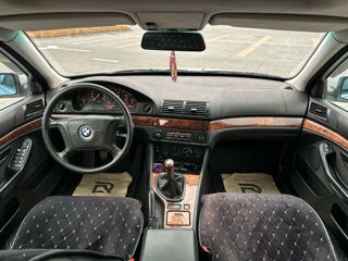 BMW 5 Series foto 8