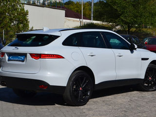 Jaguar F-PACE foto 2