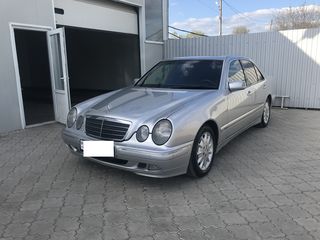 Mercedes E Class foto 1