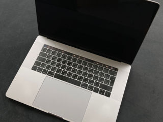 Macbook Pro 15, 2019, i9 foto 3