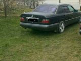 Mercedes Series (W124) foto 3