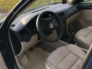 Volkswagen Jetta foto 4