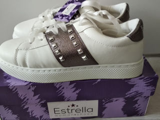 Кроссовки новые Estrella размер 39,купили в Италии,не подходит нам размер