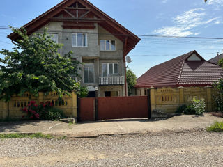 Vind Casa / Vila in st Porumbeni ( 15 km de la Chișinău ).