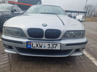 BMW 5 Series foto 3