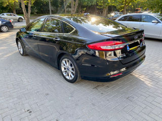 Ford Fusion foto 5