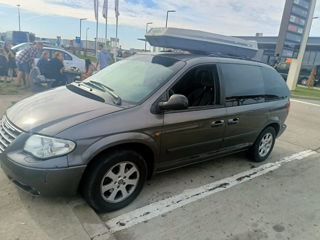 Chrysler Voyager foto 2