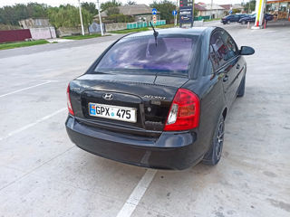 Hyundai Accent foto 6