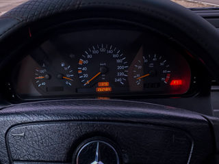 Mercedes C-Class foto 7