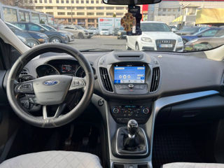 Ford Kuga foto 8